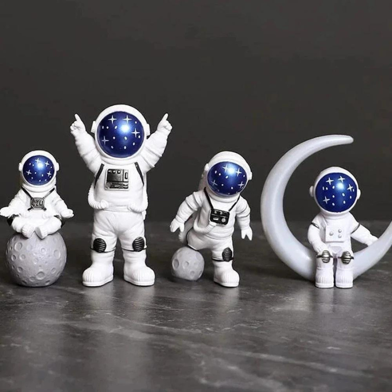 Conjunto de 4 Esculturas Decorativas de Astronauta