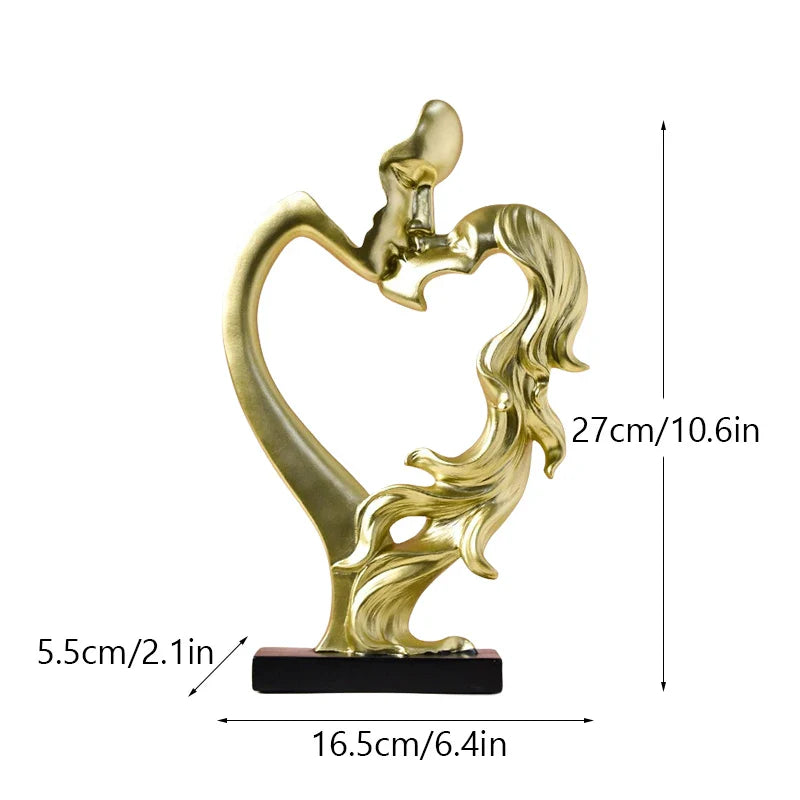 Escultura Nórdica em Resina de Casal se Beijando
