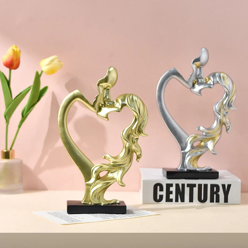 Escultura Nórdica em Resina de Casal se Beijando