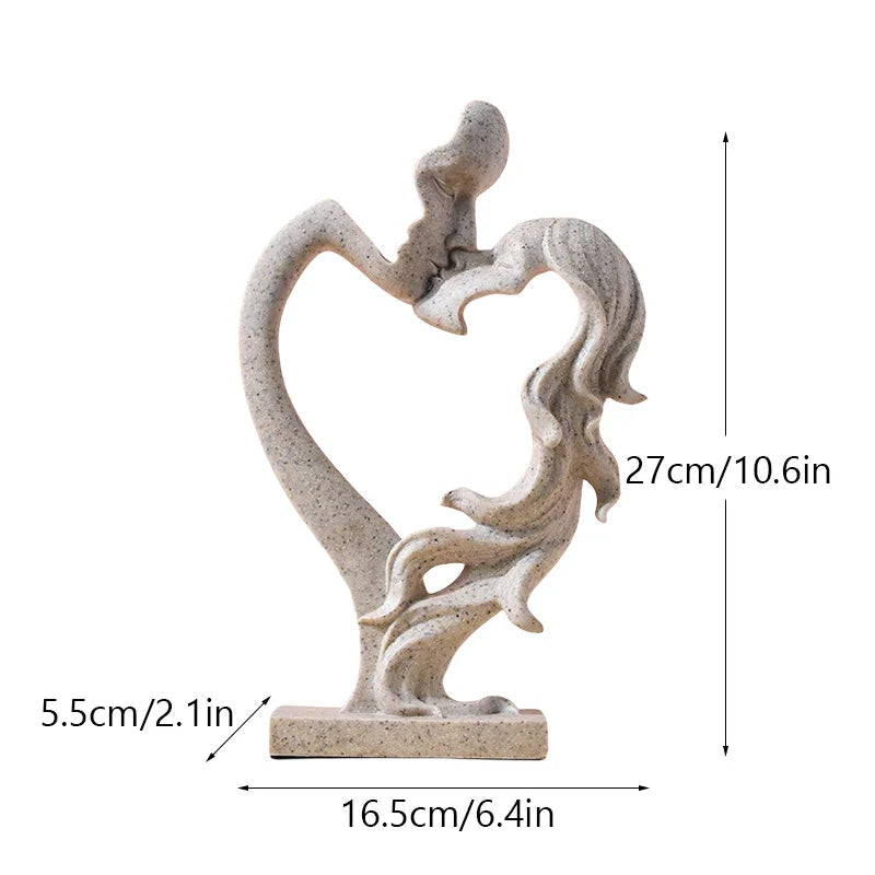 Escultura Nórdica em Resina de Casal se Beijando