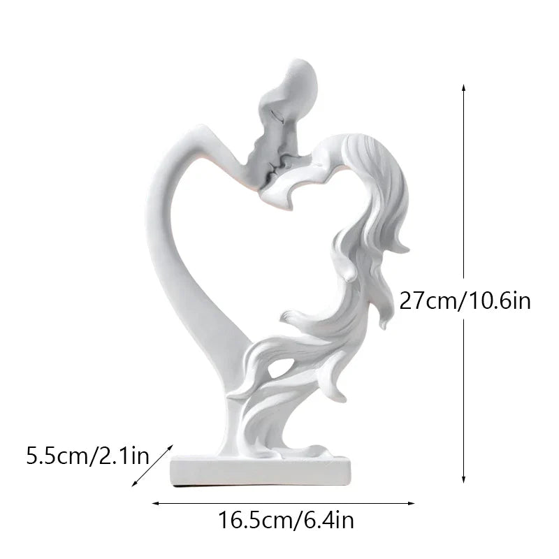 Escultura Nórdica em Resina de Casal se Beijando