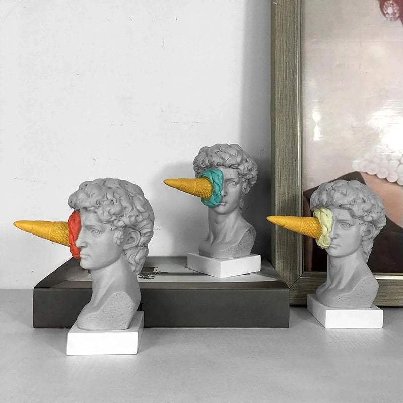 Escultura em Resina David de Sorvete Pós-moderno