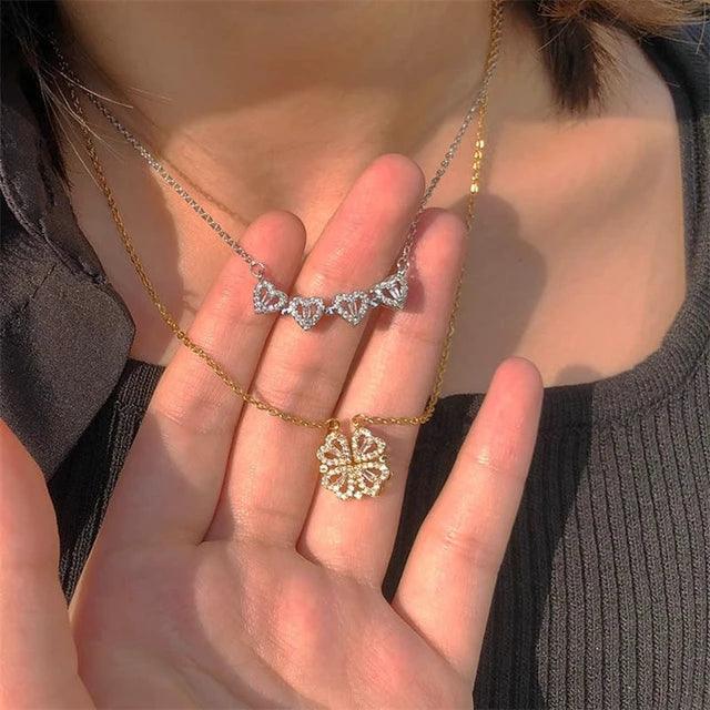 Colar Trevo do Amor Buzz®️ + Caixa com 6 Rosas - Envio Imediato