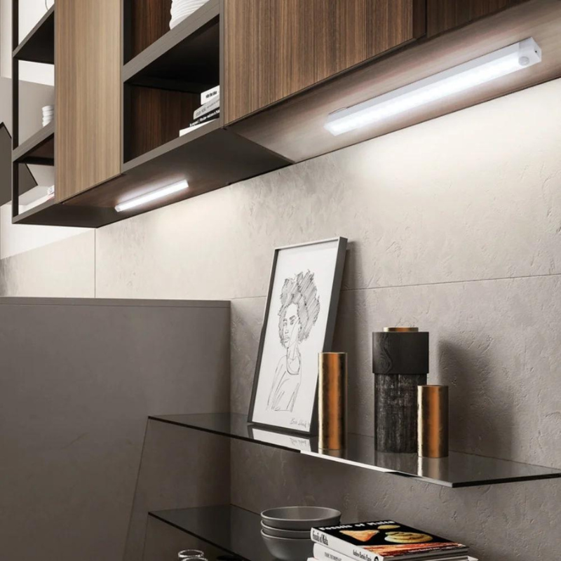 Luminária de LED Magnética com Sensor de Movimento