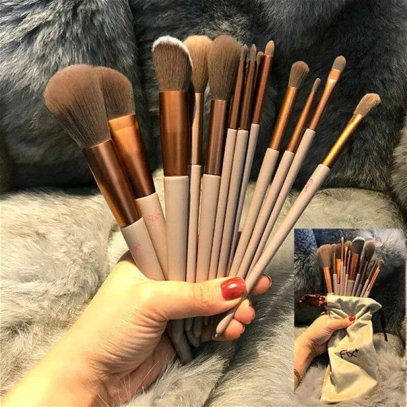 Kit de 13 pincéis para maquiagem + Brinde bag de veludo